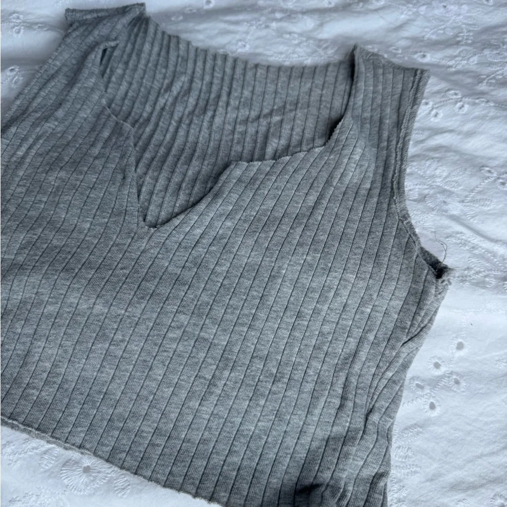 Gray Ribbed Sleeveless Top - Picture 2 of 5